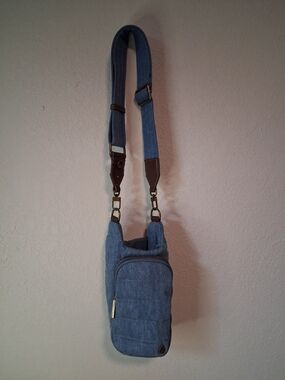 WonderFull Blue Chambray Water Bottle Crossbody Bag Wine Carrier Purse
